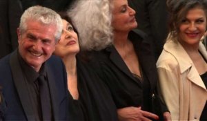 Cannes: Claude Lelouch et son équipe sur le tapis rouge