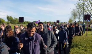 Marche des migrants à Calais