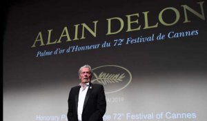 Alain Delon: après sa palme d'honneur à Cannes, il remercie son public