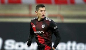 Football : le Polonais Robert Lewandowski élu meilleur footballeur de l'année par la FIFA