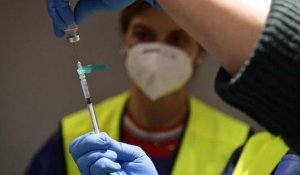 Coronavirus : le vaccin AstraZeneca/Oxford a été approuvé au Royaume-Uni