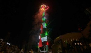 Dubaï fête le passage en 2021 avec un incroyable feu d'artifice