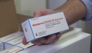 À Nice, les premières doses du vaccin Moderna livrées