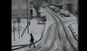 La ville de Maubeuge sous la neige
