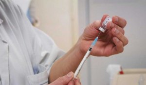 Le maire de Marseille veut élargir la vaccination prioritaire aux personnels des écoles