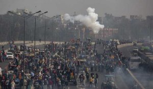 Les agriculteurs indiens se révoltent, des heurts violents éclatent entre police et manifestants