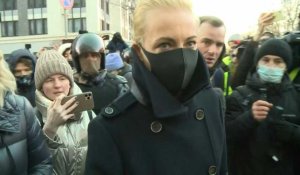 L'épouse de l'opposant russe Navalny arrive au tribunal de Moscou