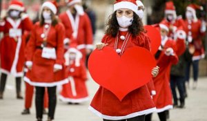 Le "mini-marathon" des "Pères Noël" de Pristina sur fond de Covid
