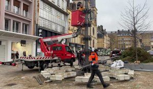 Démontage du grand sapin de Sedan