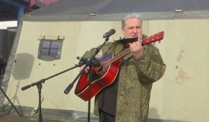 Les soldats de la paix russes basés au Nagorny Karabakh profitent d'un spectacle musical