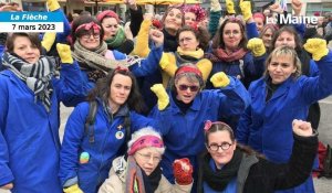 VIDÉO. Les Rosies féministes manifestent à La Flèche 