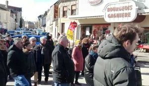 Manifestation à Romilly : prise de paroles