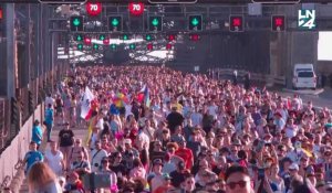 Australie : 50.000 personnes défilent sur le pont de Sydney pour la World Pride