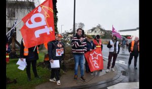 VIDÉO. À Carhaix, syndicats et la population font bloc pour défendre la maternité menacée de fermer