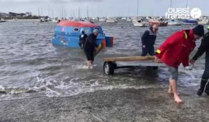 VIDEO. Avec ce radeau qu'il met à l'eau, il va nager 4 000 km et traverser l'Atlantique