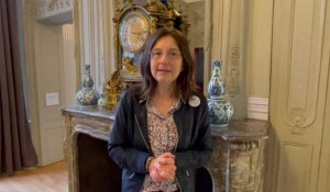 Pascale Caulier, directrice d'agence Pole Emploi Saint-Omer, explique "l'art d'accéder à l'emploi" au musée Sandelin