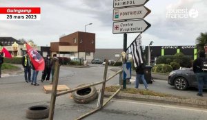 VIDÉO. Grève du 28 mars : un barrage filtrant à l’entrée de Guingamp