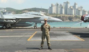Le porte-avions USS Nimitz arrive à Busan, en Corée du Sud
