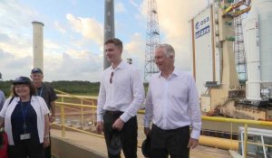 Le Roi et le prince Gabriel visitent le site de Kourou avant le lancement du satellite Juice