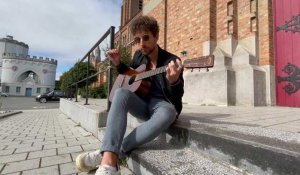 Bailleul : Manu Simoens, le discret guitariste dans les pas de Jean-Jacques Goldman