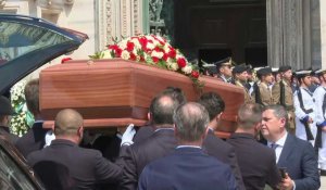Le cercueil de Silvio Berlusconi arrive à la cathédrale de Milan