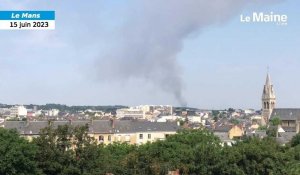 VIDÉO. Incendie d'un poulailler au nord du Mans : l'impressionnant nuage de fumée