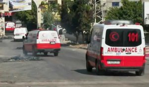 Des ambulances affluent sur le site d'affrontements lors d'un raid israélien à Jénine