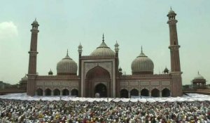 Inde: dernières prières du vendredi à New Delhi avant l'Aïd al-Fitr