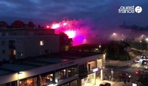 VIDÉO. Un ciel bleu et rouge aux couleurs du SMC avant le derby Caen-le Havre de ce samedi