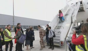 Un avion français transportant 245 évacués du Soudan atterrit à Paris