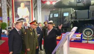 Kim Jong Un dévoile drones et missiles au ministre russe de la Défense