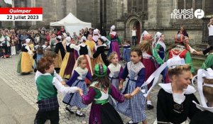 VIDÉO. Au festival de Cornouaille, les cercles celtiques font un flash mob devant la cathédrale de Quimper