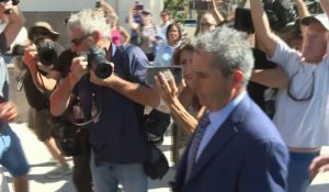 Documents confidentiels: un employé de Trump arrive au tribunal pour une comparution