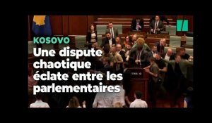 Au parlement du Kosovo, une bagarre chaotique éclate sur fond de tensions dans les enclaves serbes