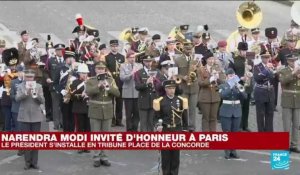Célébrations du 14-Juillet à Paris : début du défilé militaire sous l'œil de milliers de Français et de touristes