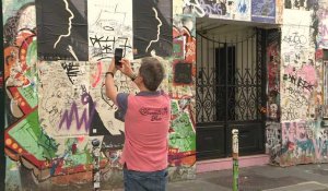 Décès de Jane Birkin : des passants devant la "Maison Gainsbourg"