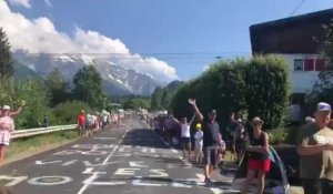 Tour de France : la caravane passe la ligne d'arrivée à Saint-Gervais Mont-Blanc