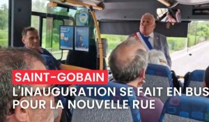 Une visite en bus pour l'inauguration de la rue de Fressancourt à Saint-Gobain