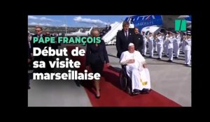 Visite du pape François à Marseille : les images de son arrivée et de l’accueil d’Élisabeth Borne