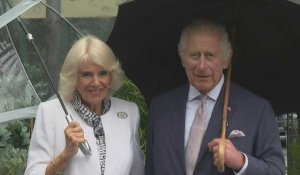 Le roi Charles III et la reine Camilla se rendent au marché aux fleurs