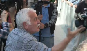 "Honte à vous !": à Erevan, un manifestant fait face aux policiers