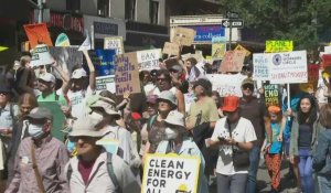 Des milliers de personnes défilent à New York pour réclamer la fin des combustibles fossiles