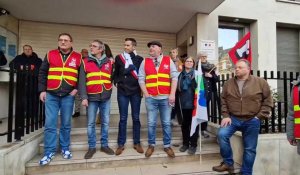 Manifestation devant la sous-préfecture de Dieppe