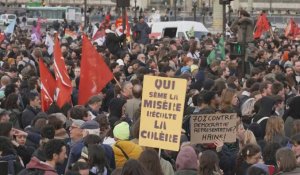 Retraites: plusieurs milliers de manifestants place de la Concorde à Paris