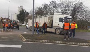 A Reims, blocage en cours au rond-point de l'incinérateur de déchets Remival