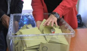 Elections en Turquie: début du dépouillement dans un bureau de vote d'Istanbul