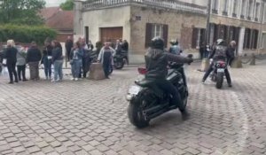 Saint-Omer : le cortège de motards en route pour le cimetière d'Hucqueliers