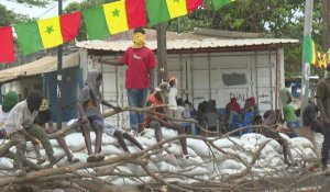 Sénégal: des partisans de l'opposant Ousmane Sonko montent la garde devant son domicile