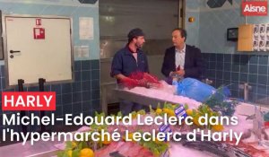 Michel-Edouard Leclerc en visite à l'hypermarché d'Harly