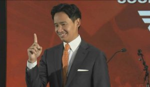Élections en Thaïlande: le chef de l'opposition revendique la victoire face aux médias